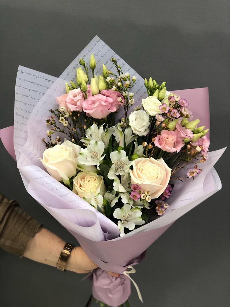 Букет цветов из: Альстромерии, Розы и Лизиантусы в Шенкурске