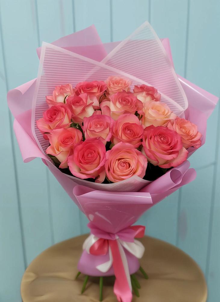 Букет 15 Розовых роз Равель в Шенкурске