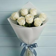 Букет 7 Белых роз Эдлесс Лав в Шенкурске