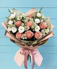Букет цветов из:  Розы, Альстромерии и Лизиантусы в Шенкурске