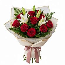 Букет цветов из:  Лилии и Розы в Шенкурске