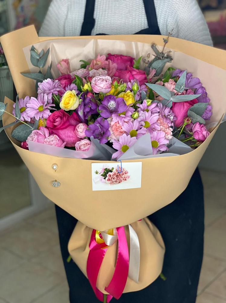 Букет цветов из: Хризантемы, Гвоздики и Альстромерии в Шенкурске