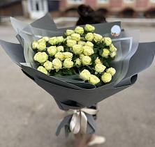 Букет Белые кустовые розы Солинеро в Шенкурске