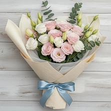 Букет цветов из:  Лизиантусы в Шенкурске