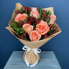 Букет цветов из:  Розы и Альстромерии в Шенкурске
