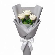 Букет 3 белые розы в Шенкурске