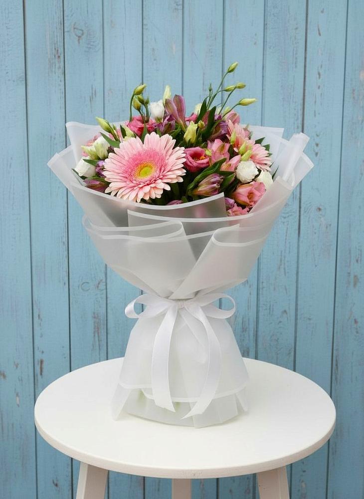 Букет цветов из: Герберы, Альстромерии и Лизиантусы в Шенкурске