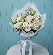Букет цветов из:  Розы и Лизиантусы в Шенкурске