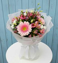 Букет цветов из:  Герберы, Альстромерии и Лизиантусы в Шенкурске