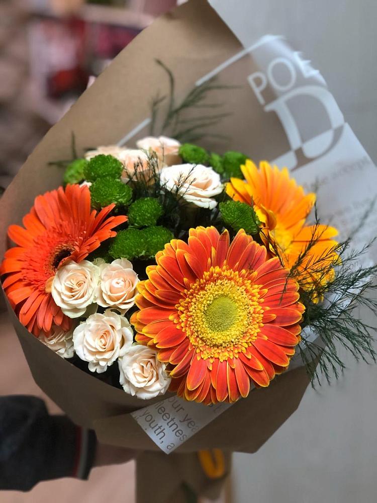 Букет цветов из: Герберы, Хризантемы и Розы в Шенкурске