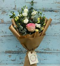 Букет цветов из:  Розы и Лизиантусы в Шенкурске